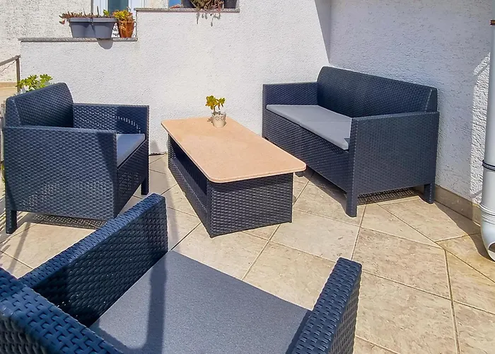 Apartment 1 Bedroom Awesome In *