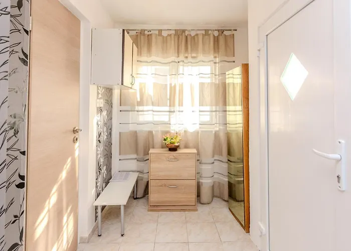 Apartment 1 Bedroom Awesome In Vir