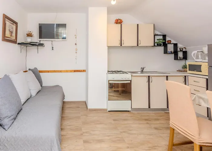 Apartment 1 Bedroom Awesome In Vir