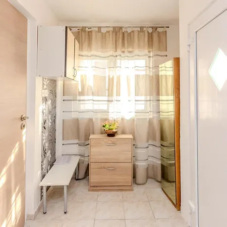 Apartment 1 Bedroom Awesome In Vir