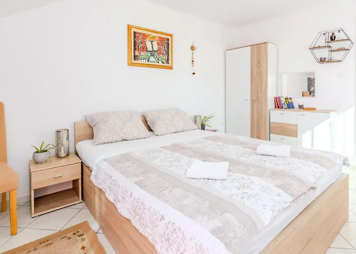 1 Bedroom Awesome In